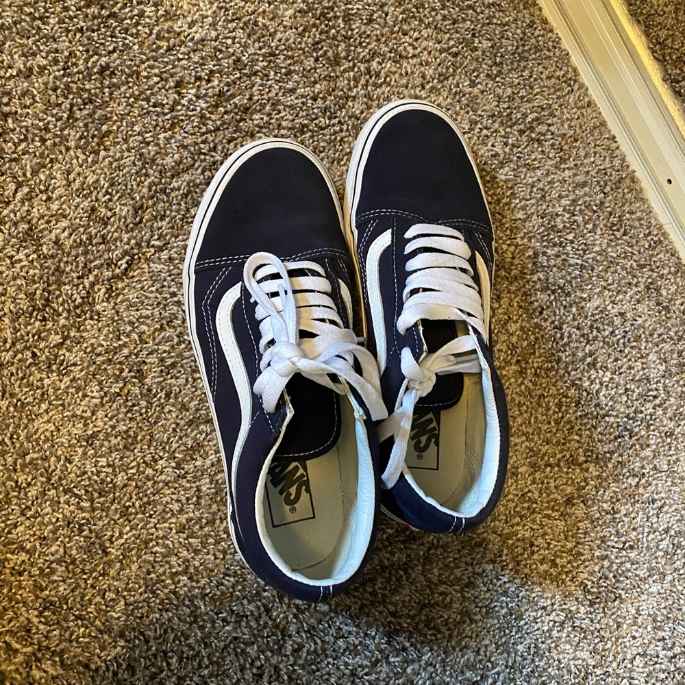 Size 8 navy blue low top vans